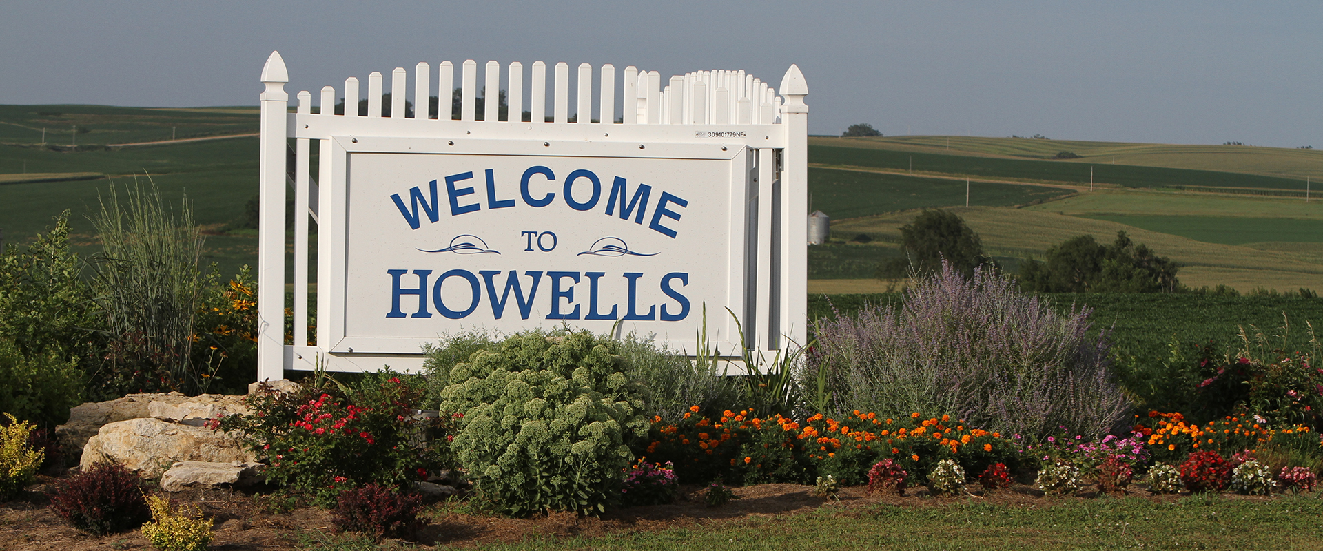 2023_howells_slideshow-welcome_to_howells